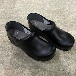 Dansko professional women’s clogs